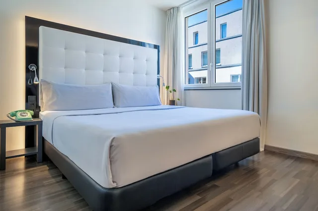 Inner, Innside, Courtyard, Twin Beds، Hotel INNSiDE by Melia Berlin Mitte 1/3