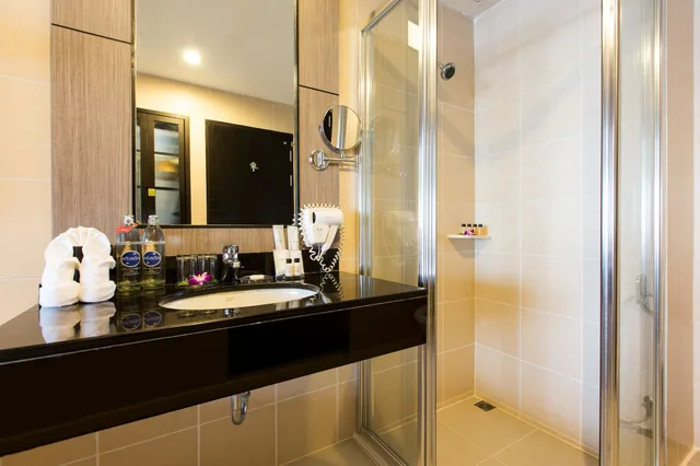 Superior City View, Deevana Plaza Phuket Patong 9/9