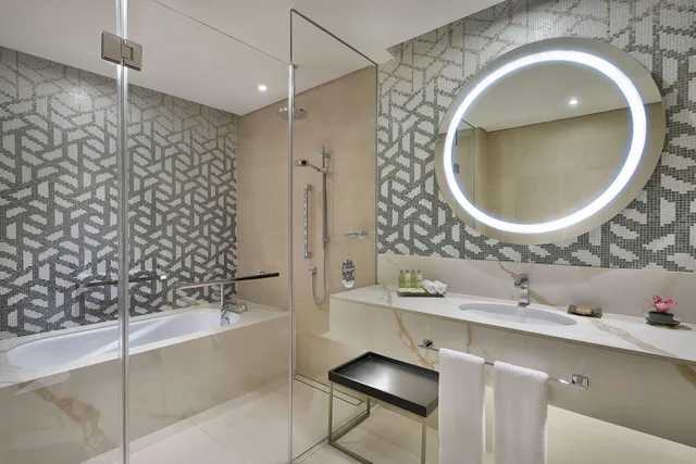 2 Bedrooms, Skyline, Suite, Sea View, Balcony، Hilton Doha The Pearl Residences 3/3