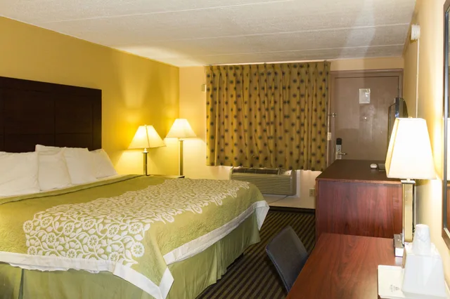 غرفة بسرير كينج، Americas Best Value Inn Central Valley 3/10