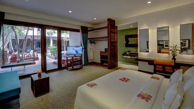 Premier, Suite, Pool Access، GOLDEN TEMPLE RETREAT 2/2