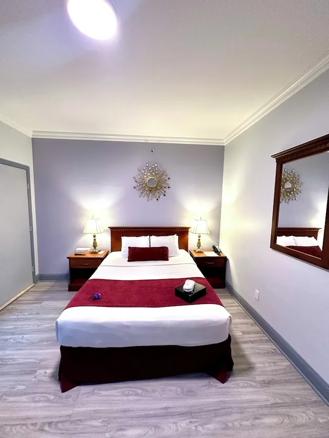 Room, Queen Bed, Accessible, Hotel St James 2/3