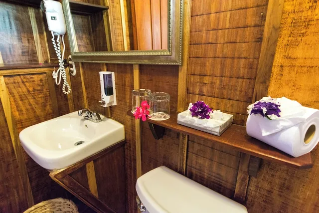 غرفة قياسية بسرير كوين، Trogon Lodge 2/2
