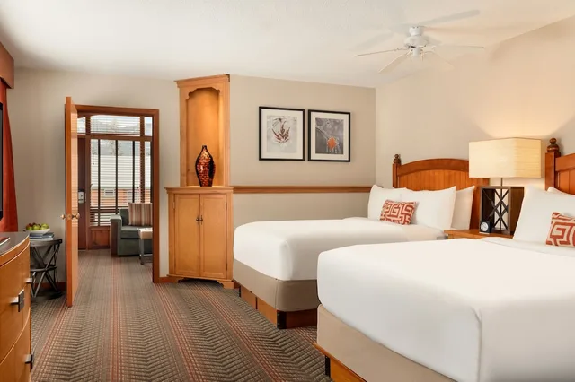 جناح جونيور بسريرين مزدوجين، Fairmont Jasper Park Lodge 1/1