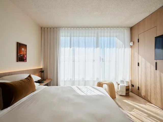 Oxford, Deluxe، Oxford House 3/6