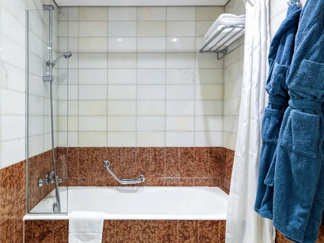 Executive, Double Bed, Inland View، St Raphael Resort and Marina 5/6