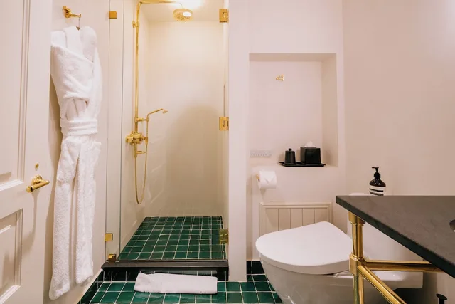 غرفة قياسية بسرير كينج، Eleven Revelstoke Lodge 4/5
