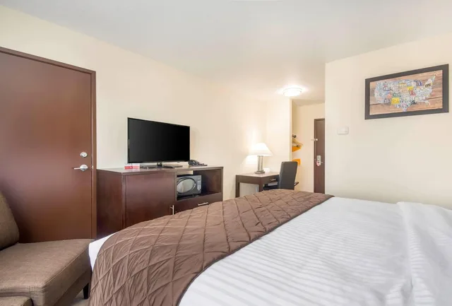 غرفة قياسية بسرير كينج، Econo Lodge Umatilla Columbia River Area 3/7