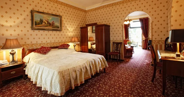 شقة بسرير مزدوج بحوض جاكوزي، Hotel Europejski 1/2