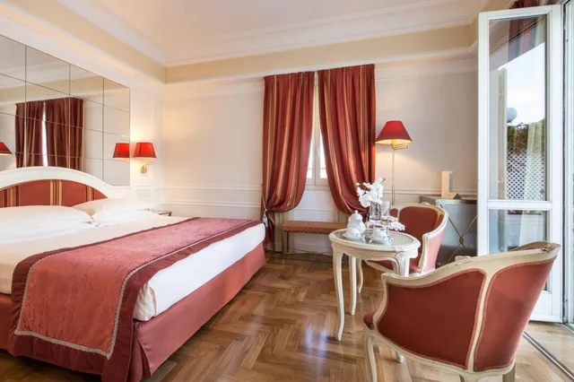 غرفة ديلوكس بسرير مزدوج أو سريرين منفصلين بشرفة، Grand Hotel Des Bains 3/6