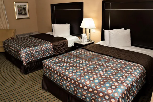 غرفة بسريرين كوين، California Inn 1/3