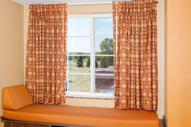 غرفة قياسية بسريرين كوين، Microtel Inn Suites by Wyndham South Bend at Notre Dame 6/6