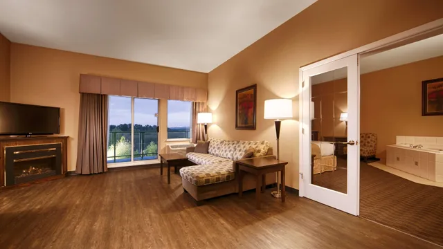 جناح بسرير كينج، Best Western Plus Mission City Lodge 6/7