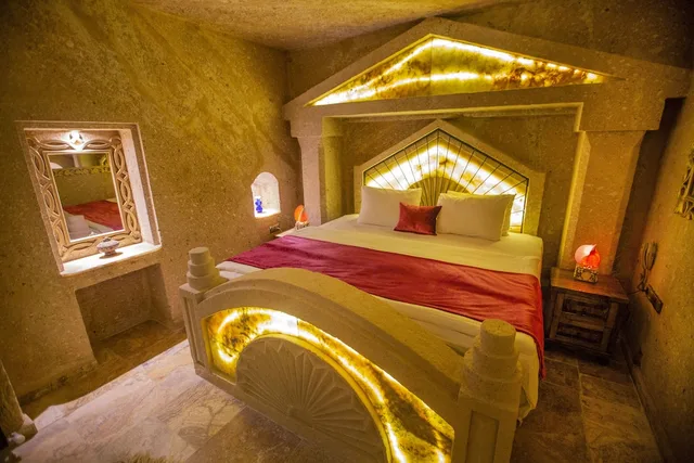 جناح ملكي بسرير كينج، Royal Cave Hotel 1/4