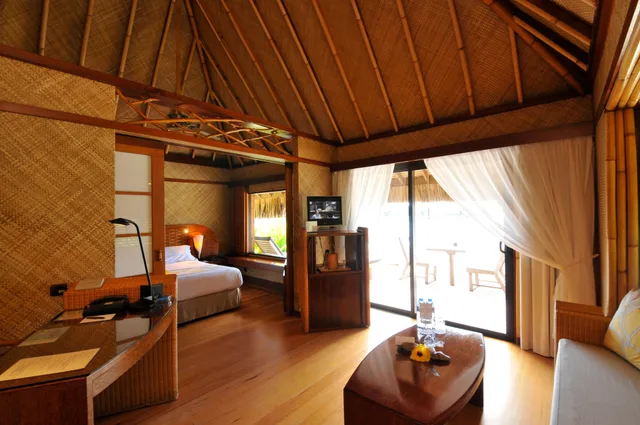 بنغل، Intercontinental Bora Bora Le Moana Resort 3/5