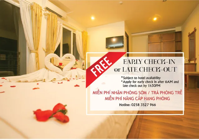 غرفة ديلوكس بسريرين كوين بإطلالة على المدينة بشرفة، Golden Sea Hotel Nha Trang 1/1