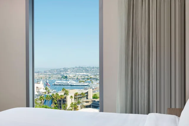 1 Bedroom, Suite, King Bed, Partial Bay View, Sofa، Residence Inn By Marriott San Diego Downtown Bayfront 2/3