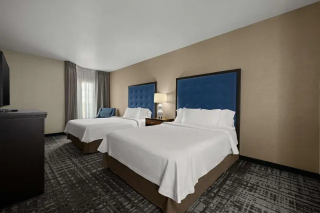 جناح بسريرين كوين مع أريكة لذوي الإعاقة، Homewood Suites By Hilton Bakersfield 2/4