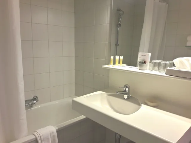 غرفة بسرير مزدوج بإطلالة على الجبل بشرفة، De La Foret Hotel 2/3