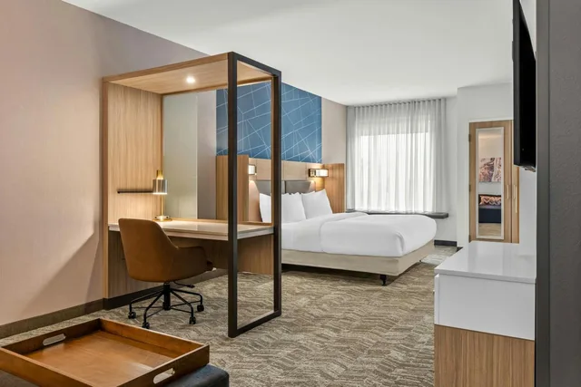 جناح بسرير كينج مع سرير سحّاب إضافي مع أريكة، SpringHill Suites by Marriott Columbus West 5/7