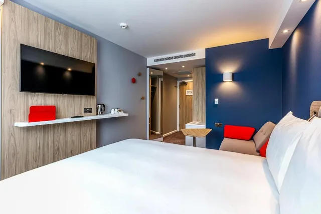 غرفة بسرير كوين، Holiday Inn Express Porto - Boavista 3/6