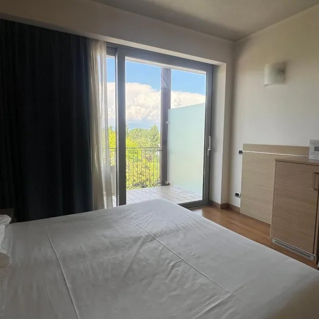 Room, Double Bed, Riverside, Balcony، Rivus 2/9