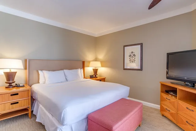 Studio, King Bed, Resort View, Sofa، OUTRIGGER Honua Kai Resort & Spa 2/8