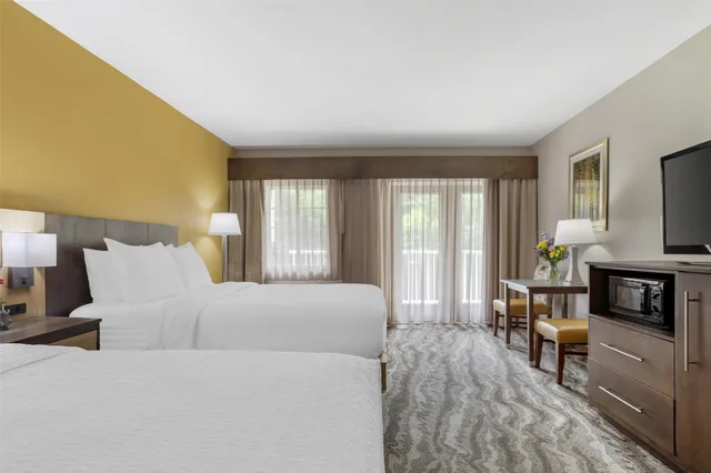 Suite, 2 Queen Beds, River View, Balcony or Patio, Corner، Best Western Plus River Escape Inn & Suites 2/10