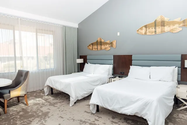 غرفة بسريرين مزدوجين، Lakehouse Hotel and Resort 1/4