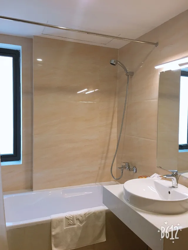 غرفة تنفيذية بسرير كينج، Azumaya Hotel Linh Lang 9/10