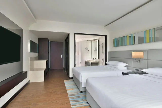 Club, Guest Room, Executive, Twin Beds, Stadium View, Executive Lounge Access، Courtyard Navi Mumbai 2/5