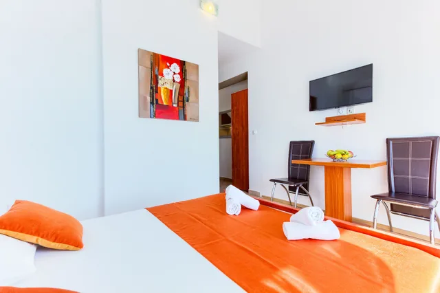 غرفة كلاسيكية بسرير كوين بشرفة، Stipe Aparthotel 3/4