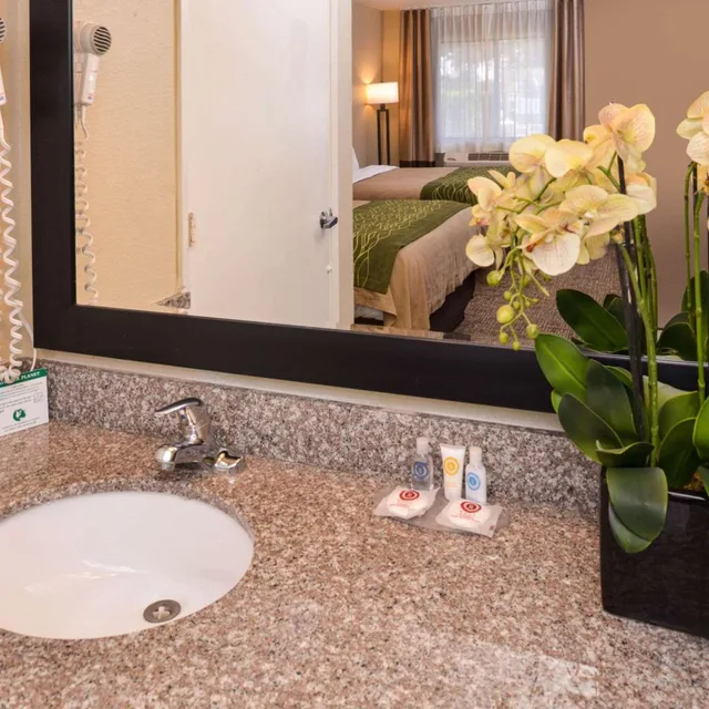 Room, Quadruple, 2 Queen Beds, Rancho Cordova Inn 5/6