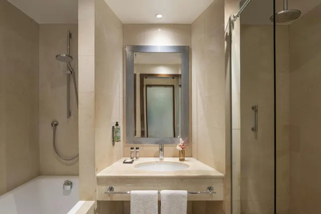 جناح جونيور بسرير كوين، Rosa Grand Milano Starhotels Collezione 10/10