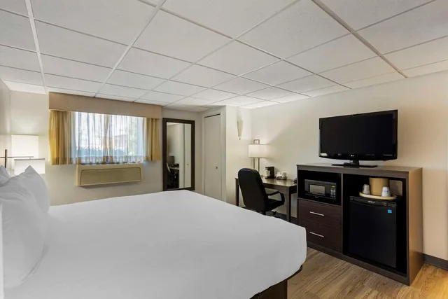 غرفة بسرير كينج، Best Western Dubois Hotel 2/4