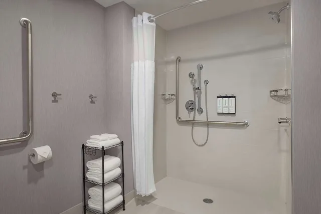 غرفة بسرير كينج مع أريكة لذوي الإعاقة، Hyatt Place Windsor 6/6