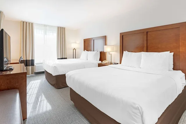 Standard, 2 Queen Beds, Comfort Inn & Suites Carbondale on the Roaring Fork 5/10