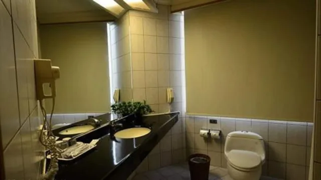 Standard, Double Bed, No Window، Cambridge Yang Kang Hotel 3/3