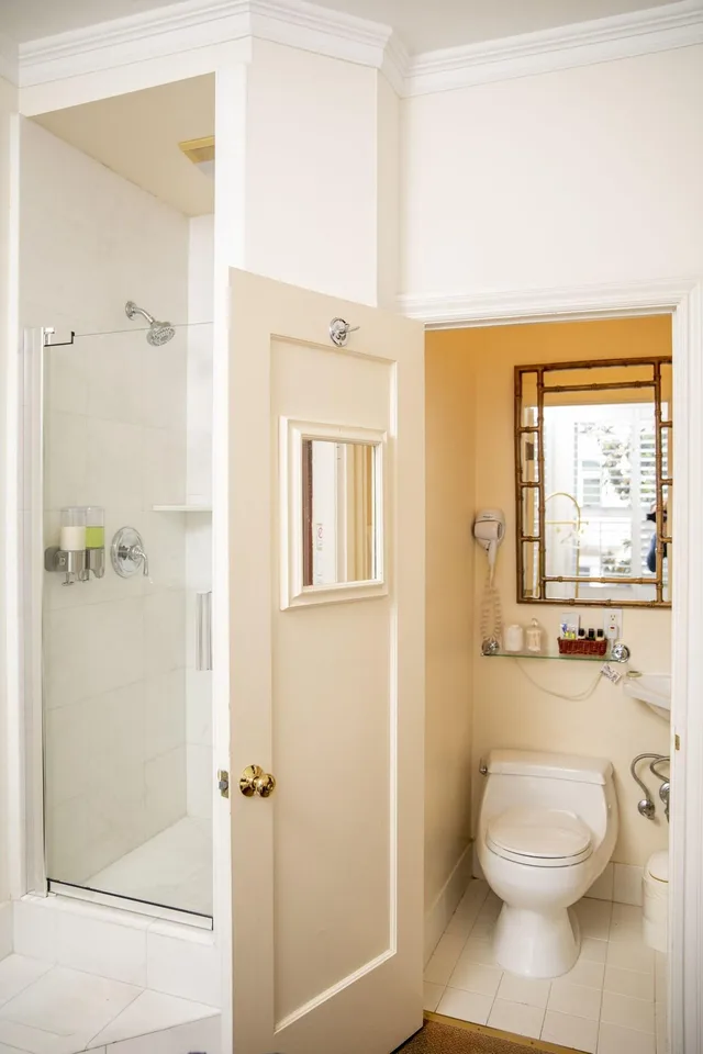 غرفة اقتصادية بسرير مزدوج، The Washington Square Inn 2/2