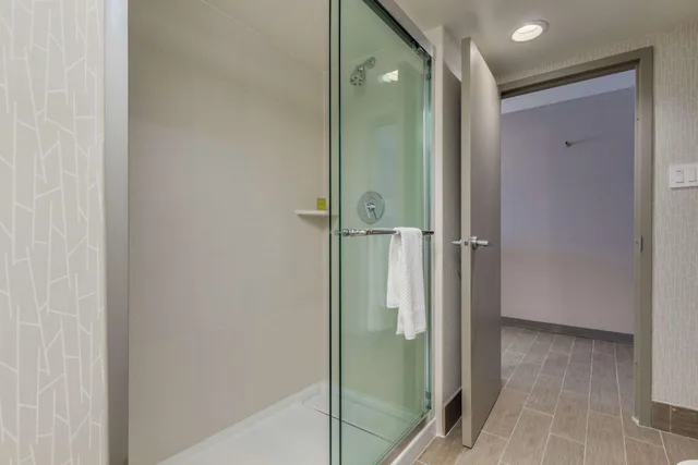غرفة بسرير كينج، DoubleTree by Hilton Phoenix Chandler 3/3