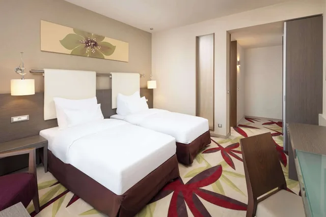 غرفة قياسية بسريرين منفصلين، Golden Tulip Ana Dome Cluj 3/6