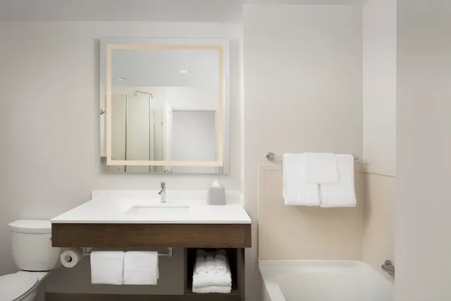 غرفة قياسية بسرير كينج، Holiday Inn Express Jacksonville Beach 4/7