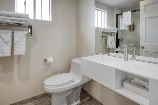 غرفة بسرير كوين وسرير فردي، SureStay Hotel by Best Western San Rafael 7/8