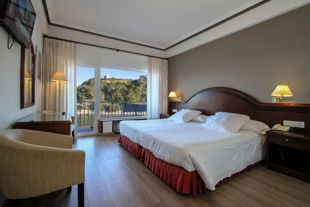غرفة سوبيريور بسرير فردي بإطلالة على البحر بشرفة، Gran Hotel del Sella 9/10