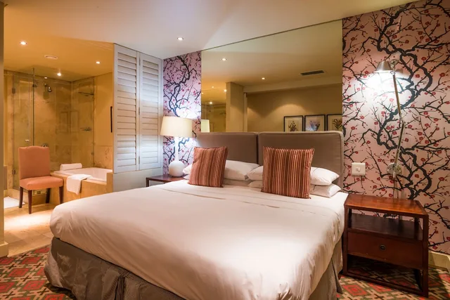 Executive, Suite, King Bed, Royal Palm Hotel Umhlanga 3/4