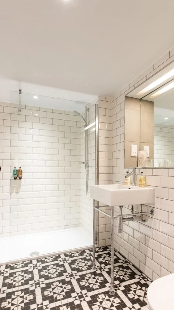 شقة سوبيريور بسرير كوين بغرفة نوم واحدة مع أريكة، Linton Collection - Blackfriars Lofts 5/5