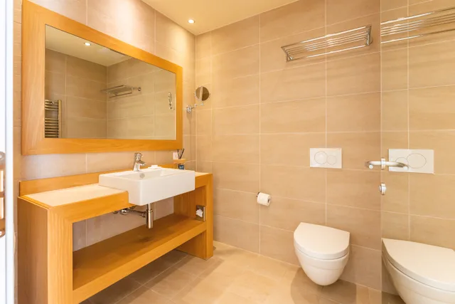 بنتهاوس بإطلالة على البحيرة، Kurhaus Cademario – Adult Only 5/8