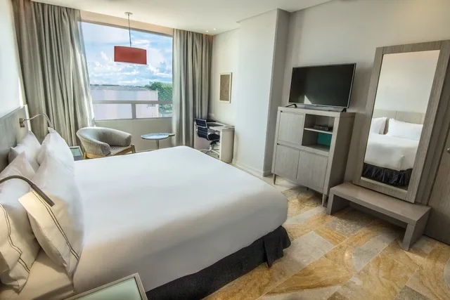 غرفة بزنس تنفيذية مفردة بسرير كوين، Ghl Hotel Monteria 2/5