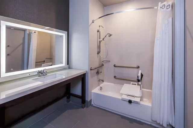 جناح ديلوكس لذوي الإعاقة، Holiday Inn Express And Suites Killeen-Fort Hood Area 2/2
