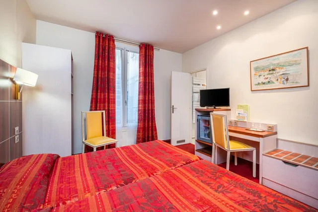 غرفة سوبيريور بسريرين منفصلين، HOTEL TERMINUS MONTPARNASSE 1/1